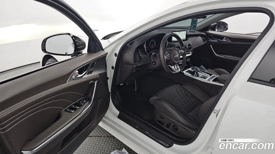 Kia Stinger 2023 из KR, фото 10