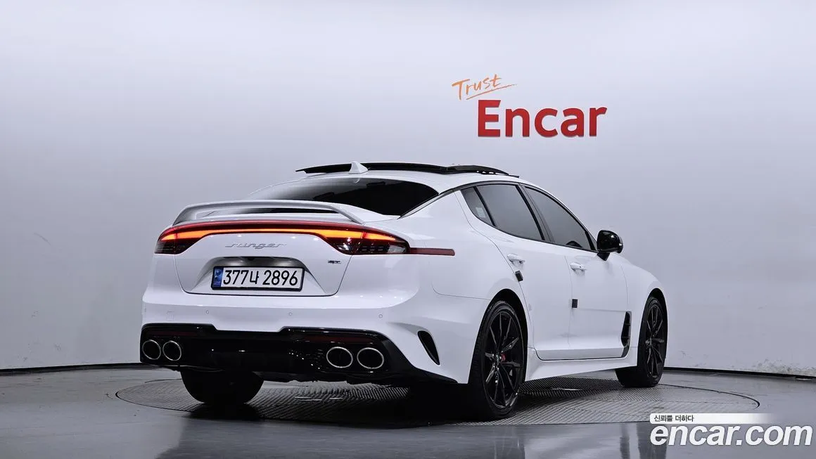Kia Stinger 2023 из KR, фото 2