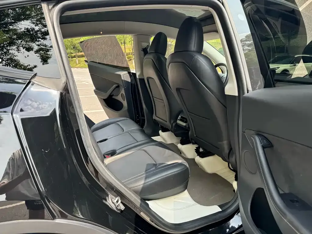 Tesla Model Y 2023 из CN, фото 8