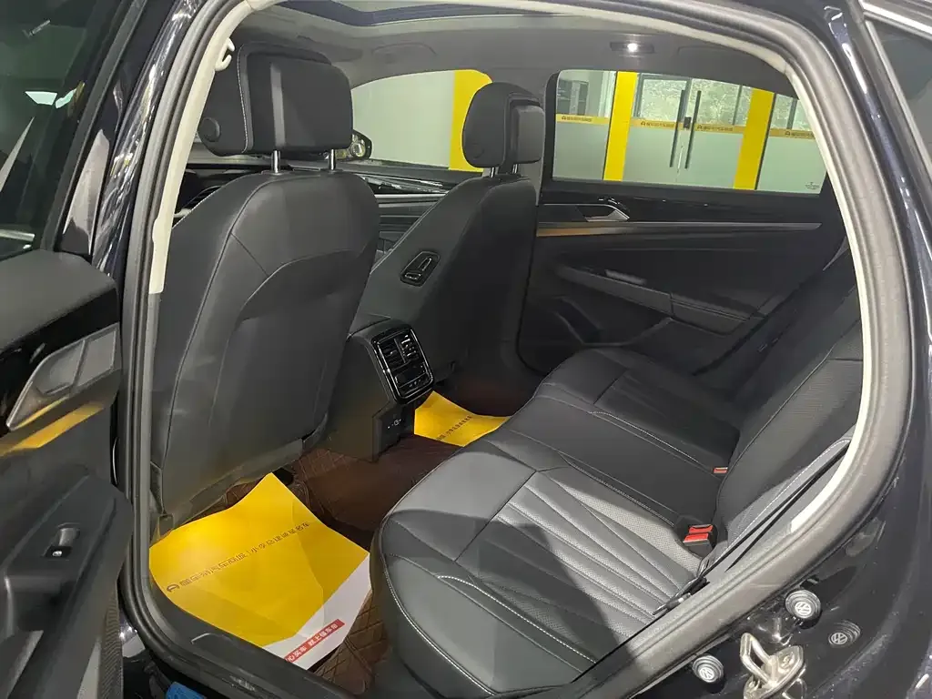 Volkswagen Passat 2024 из CN, фото 5