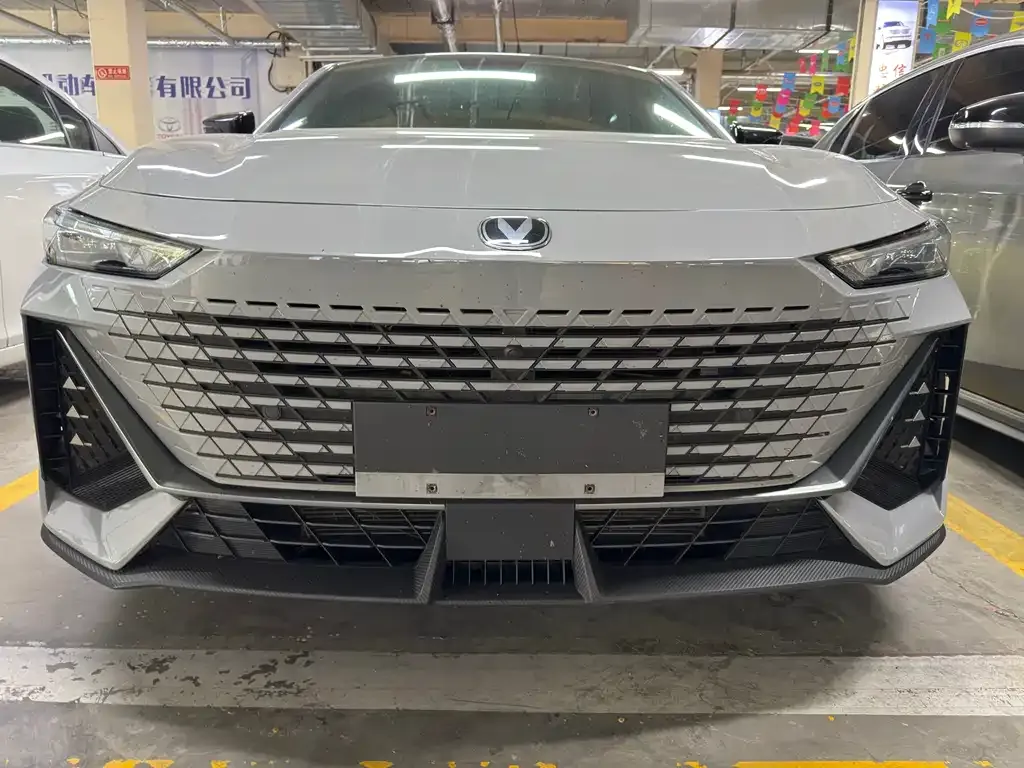 Changan UNI-V 2023 из CN, фото 2
