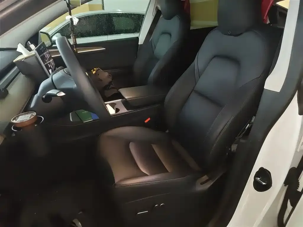 Tesla Model Y 2023 из CN, фото 8