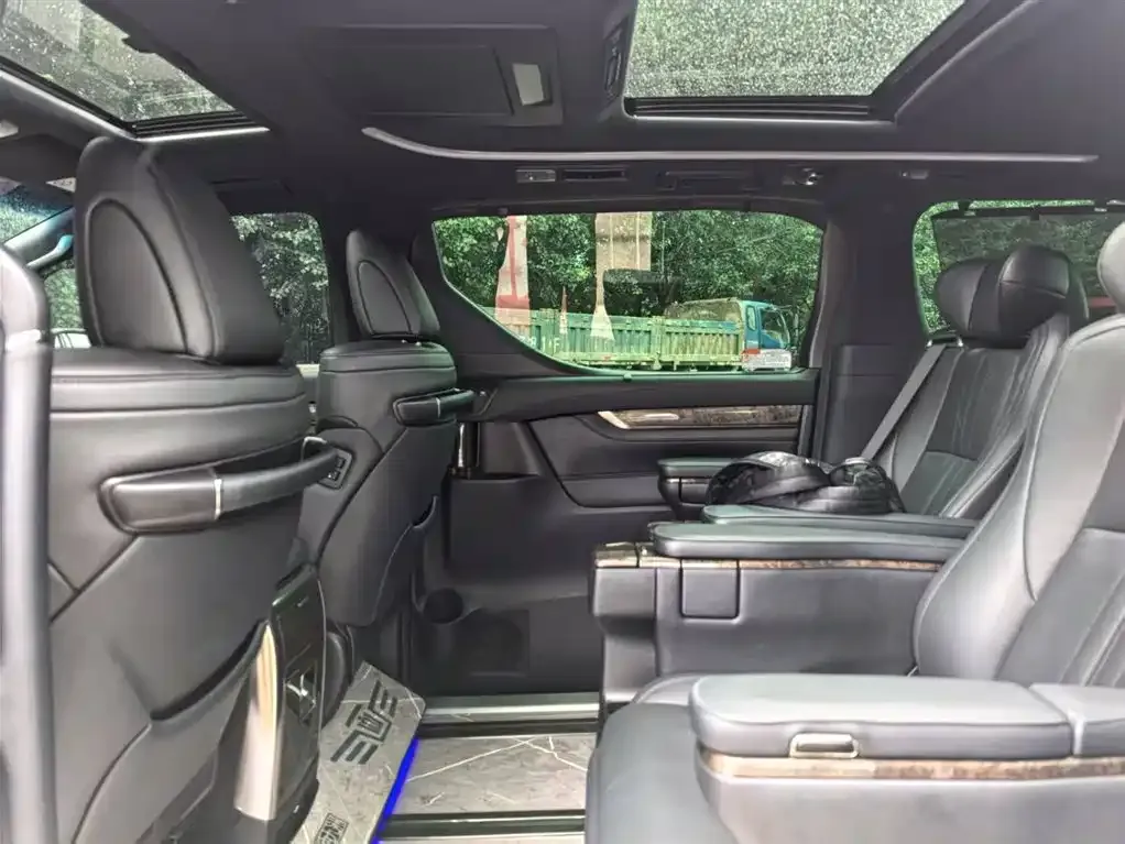 Toyota Vellfire 2022 из CN, фото 8