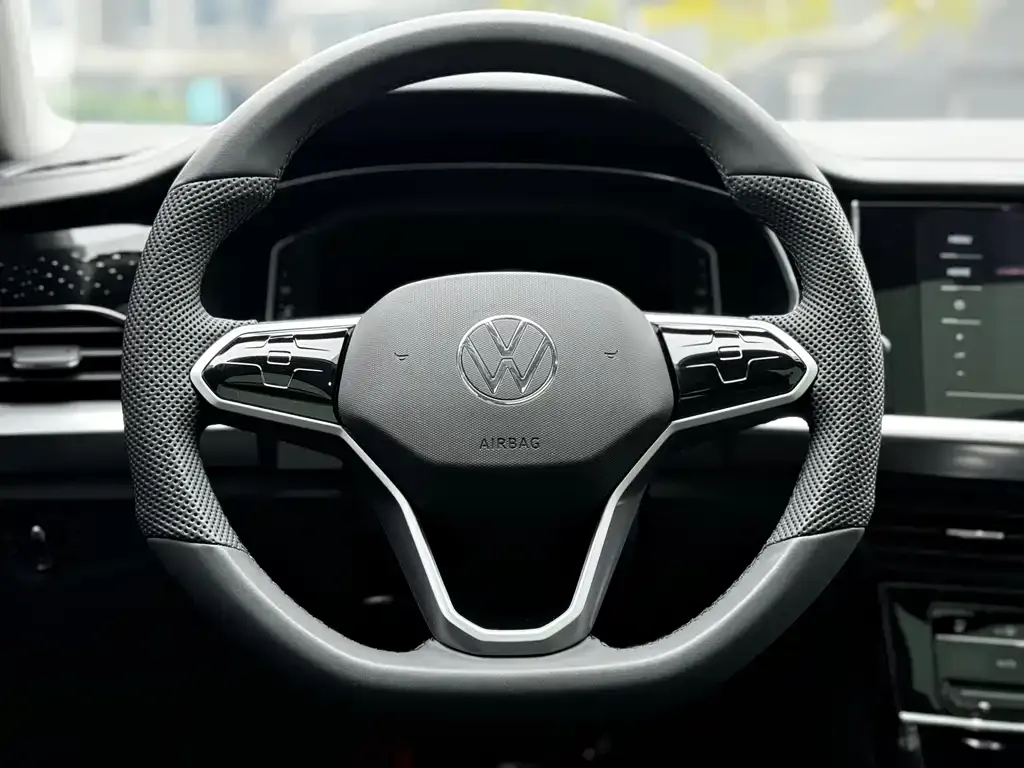 Volkswagen Passat 2024 из CN, фото 10