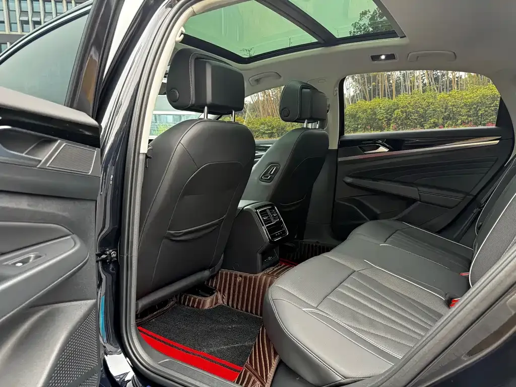 Volkswagen Passat 2024 из CN, фото 6