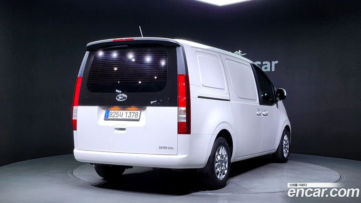 Hyundai Staria — фото 2