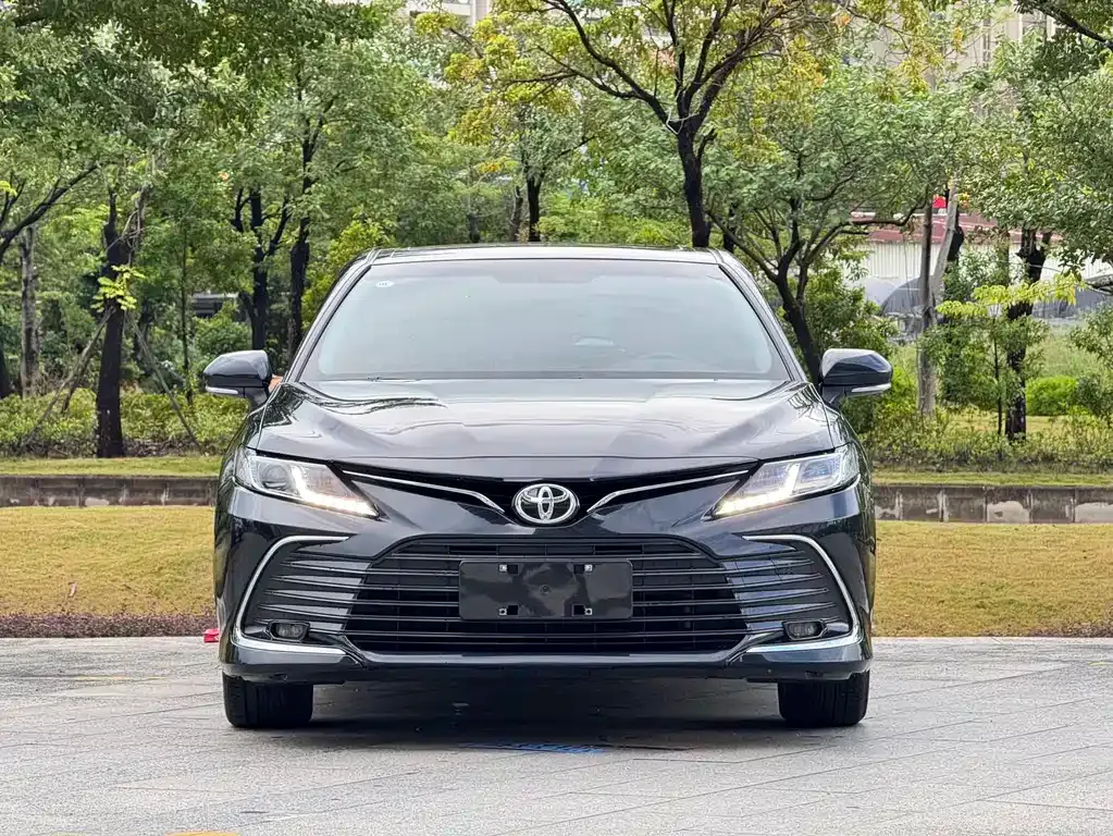 Toyota Camry 2023 из CN, фото 2