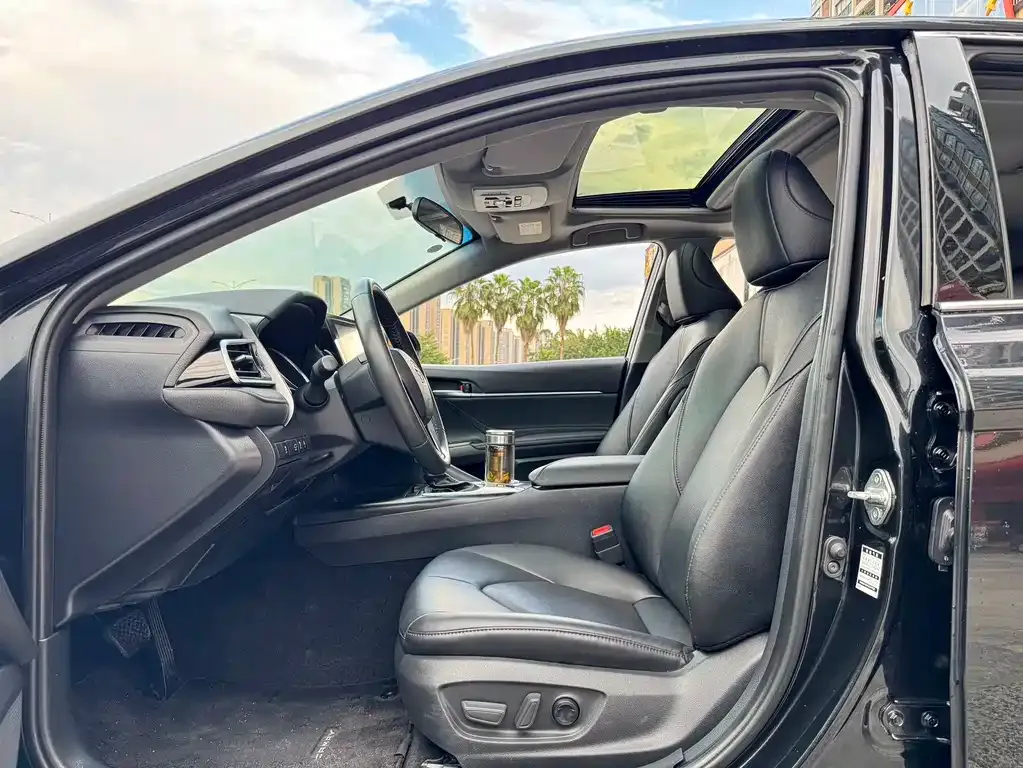 Toyota Camry 2023 из CN, фото 5