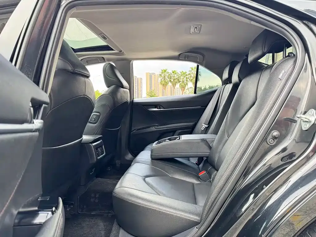 Toyota Camry 2023 из CN, фото 6