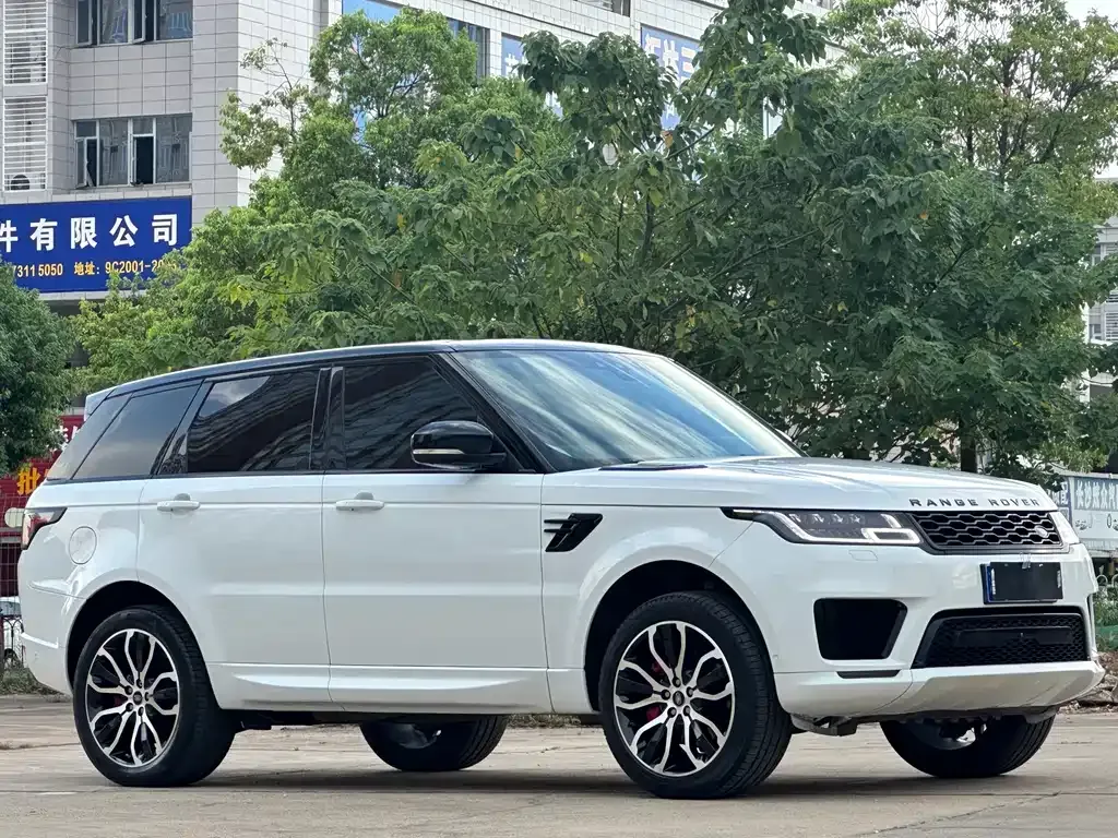 Land Rover Sport — фото 1