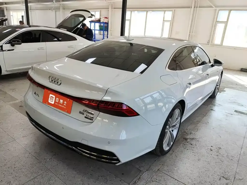 Audi A7L 2022 из CN, фото 2