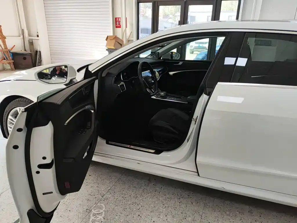 Audi A7L 2022 из CN, фото 6