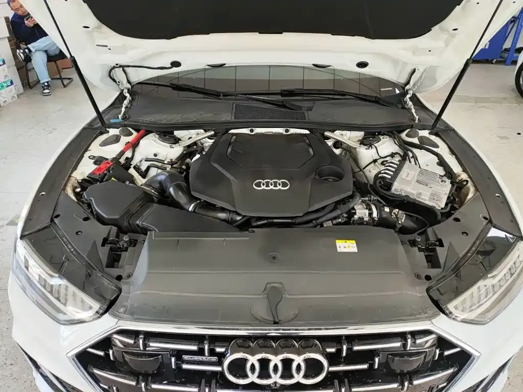 Audi A7L 2022 из CN, фото 9