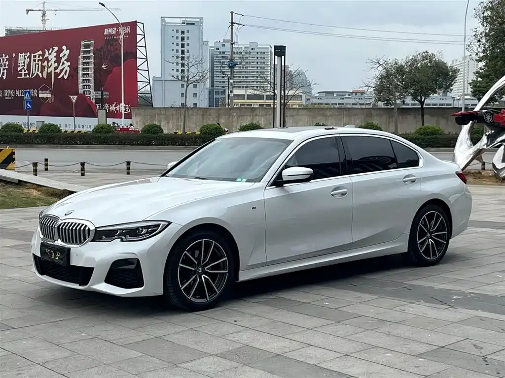 BMW 3 Series 2022 из CN, фото 1