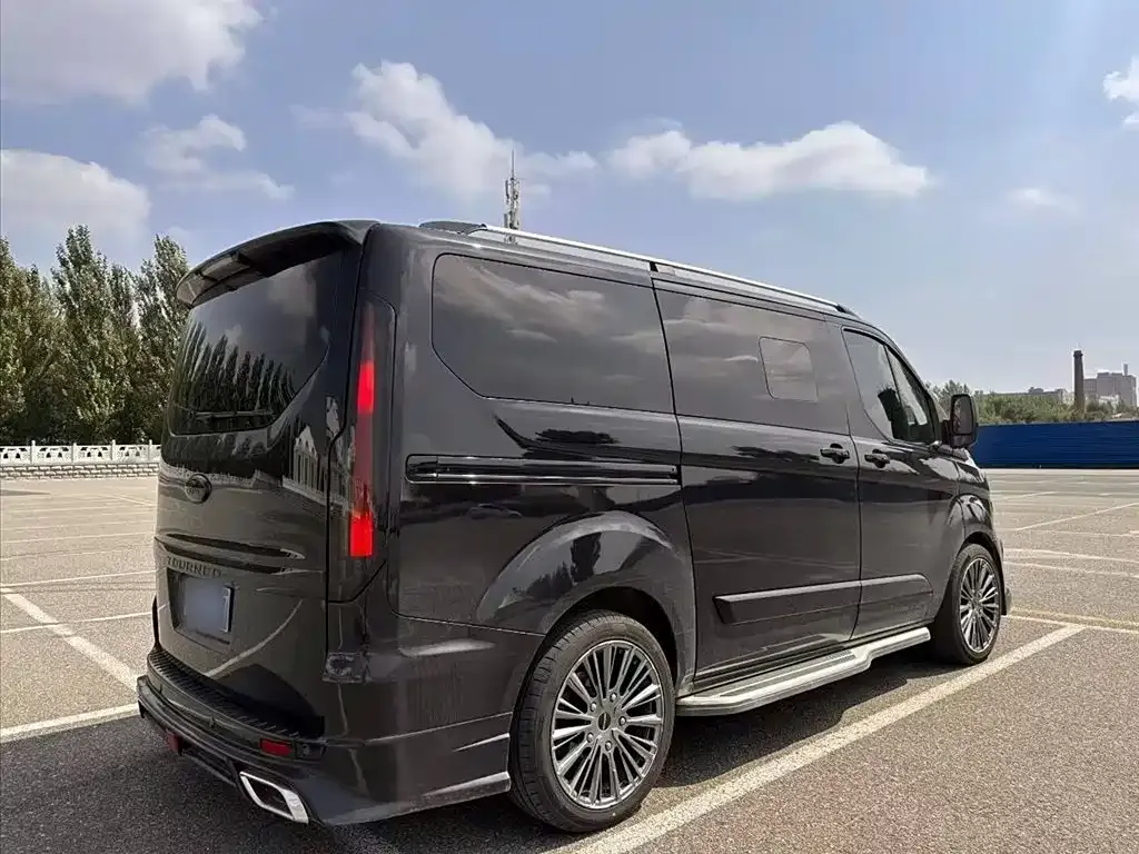 Ford Tourneo 2023 из CN, фото 7