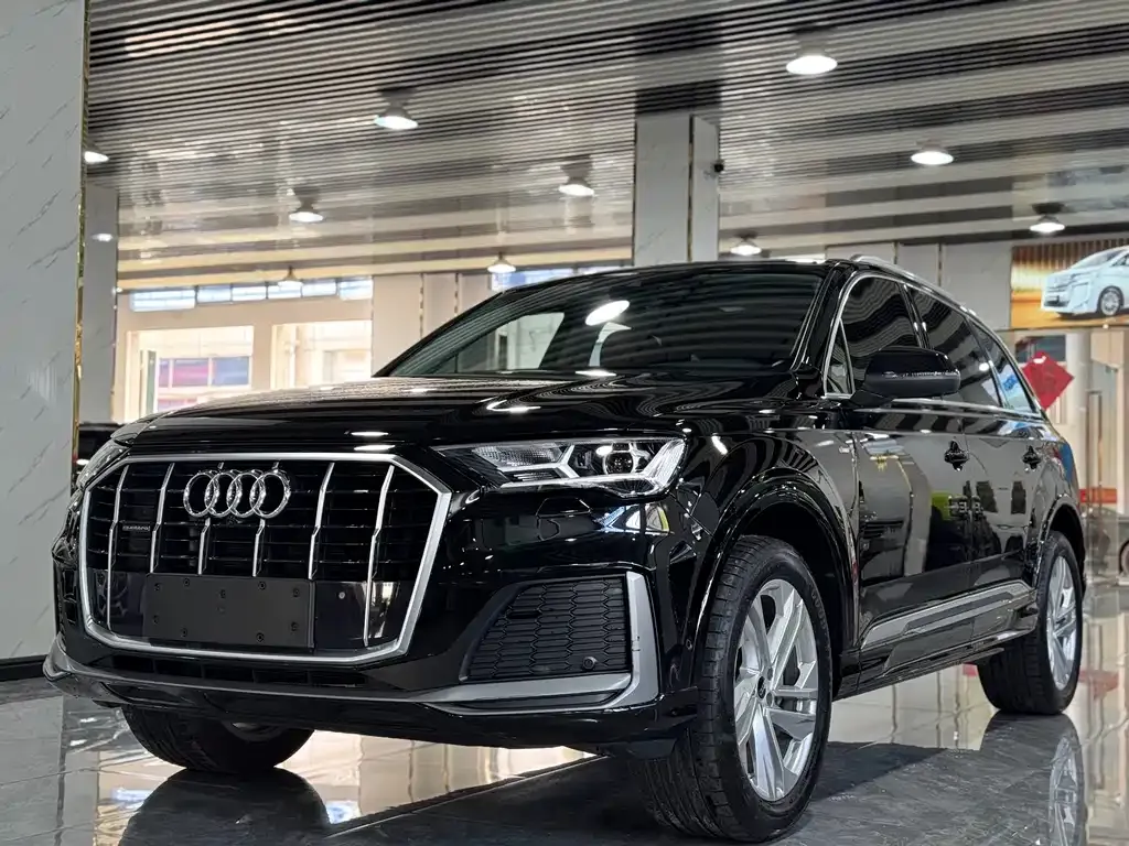 Audi Q7 2023 из CN, фото 1