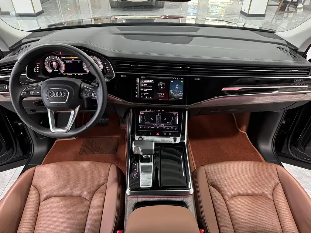 Audi Q7 2023 из CN, фото 6