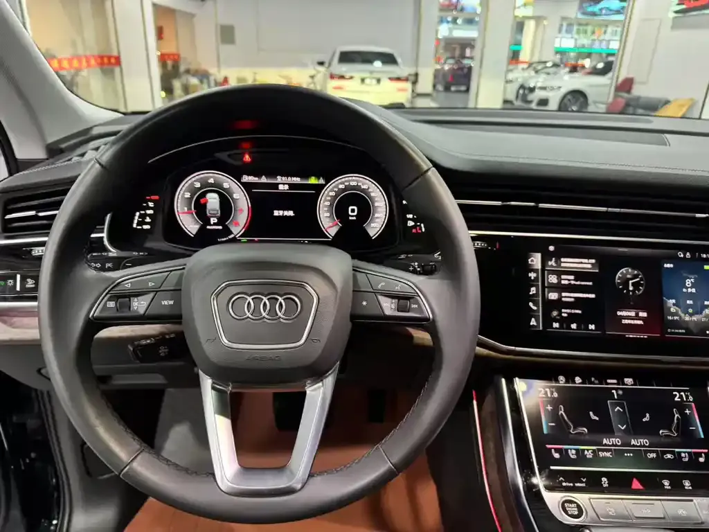 Audi Q7 2023 из CN, фото 7