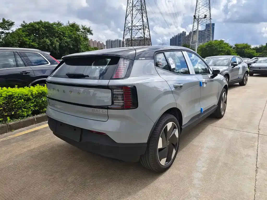 Volvo EX30 2025 из CN, фото 10