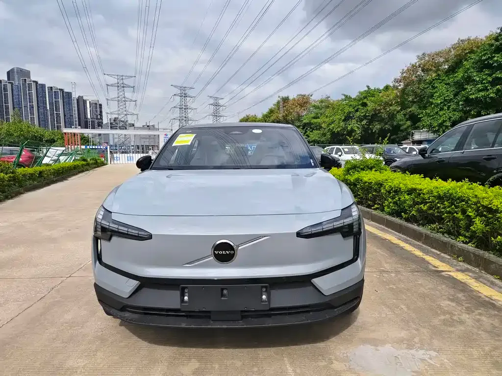 Volvo EX30 2025 из CN, фото 2
