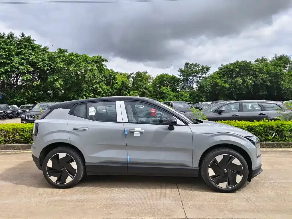 Volvo EX30 2025 из CN, фото 4