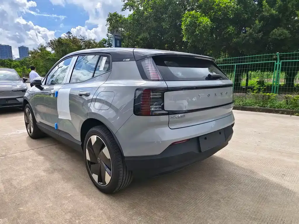 Volvo EX30 2025 из CN, фото 8