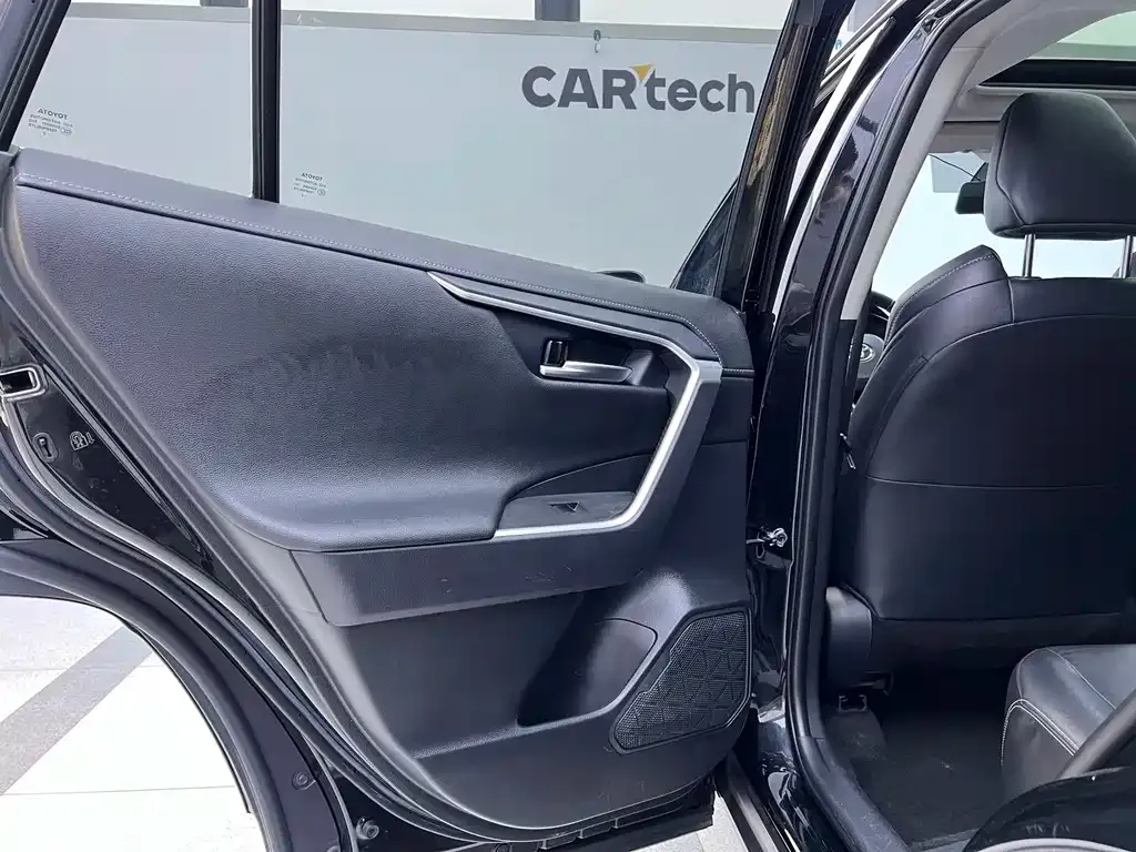 Toyota Wildlander 2022 из CN, фото 10