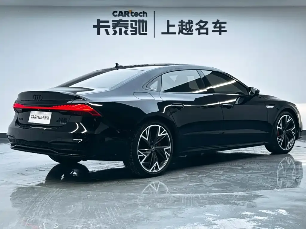 Audi A7L 2022 из CN, фото 4