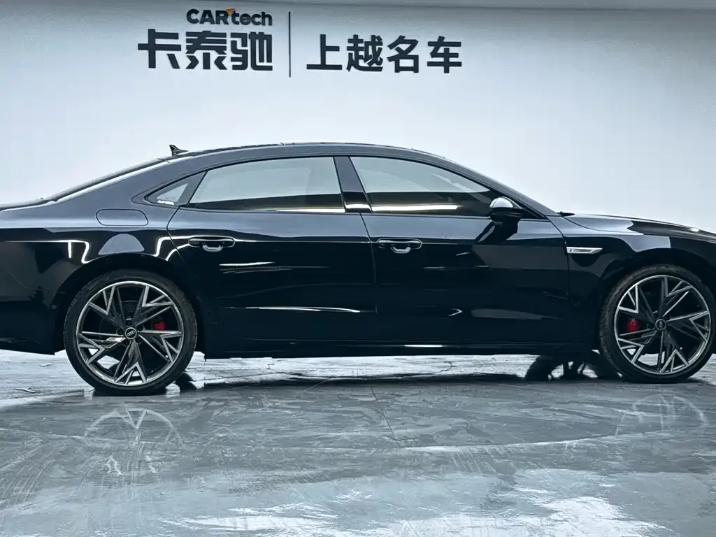 Audi A7L 2022 из CN, фото 6