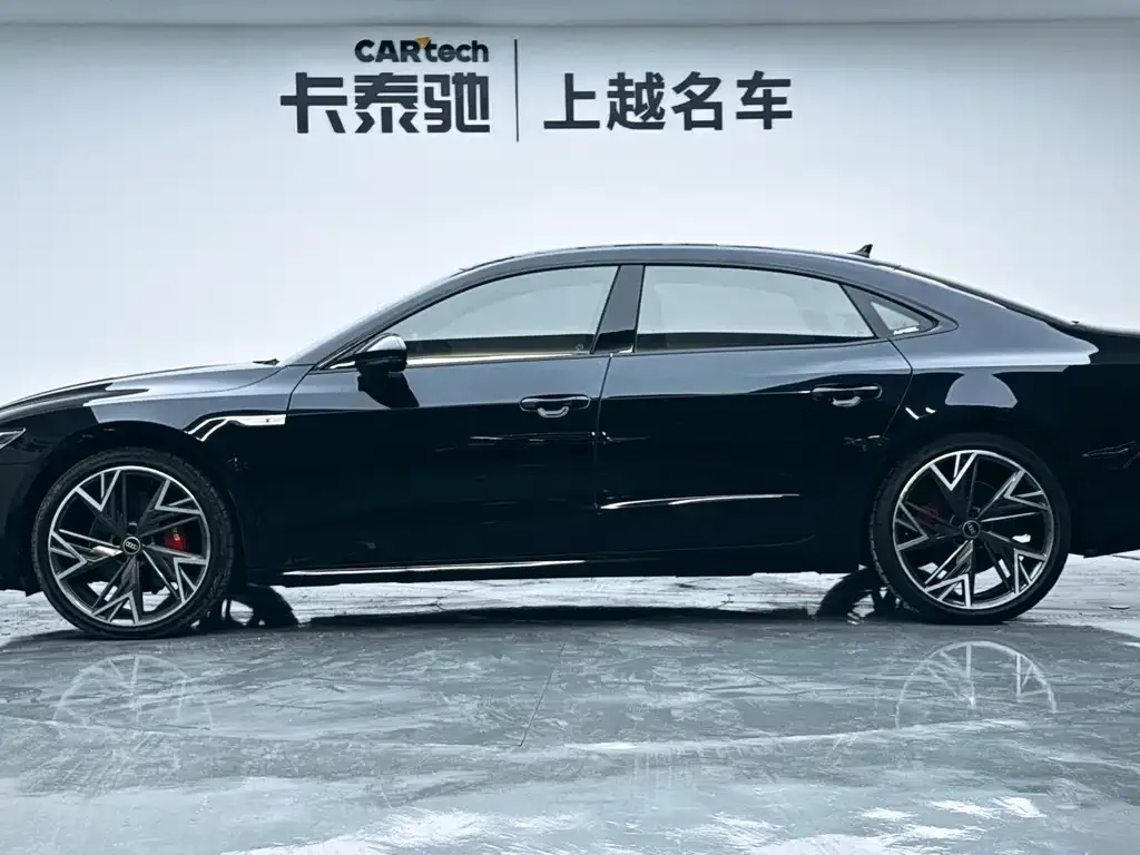 Audi A7L 2022 из CN, фото 8
