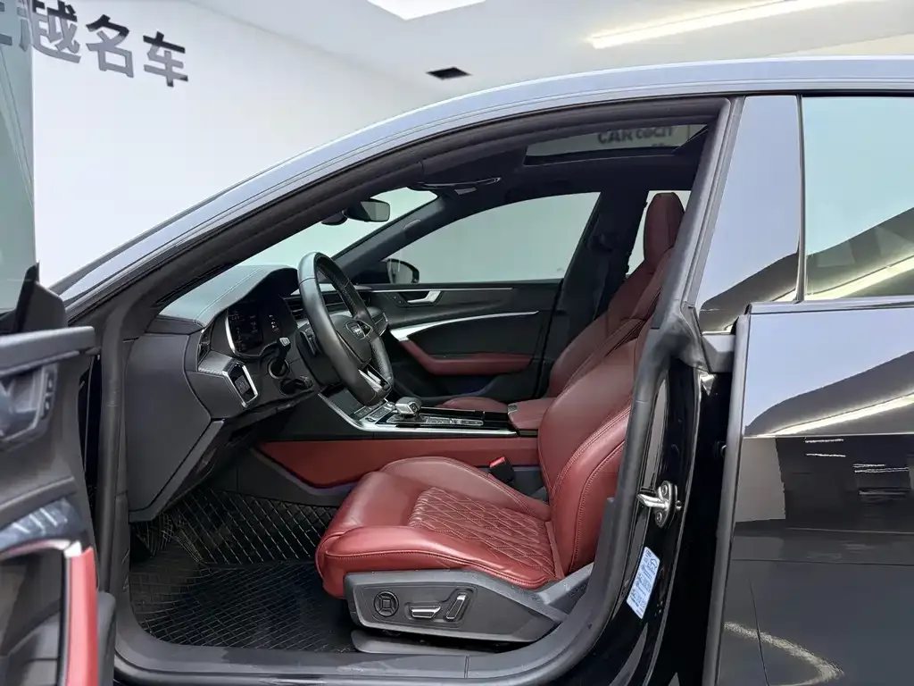 Audi A7L 2022 из CN, фото 9