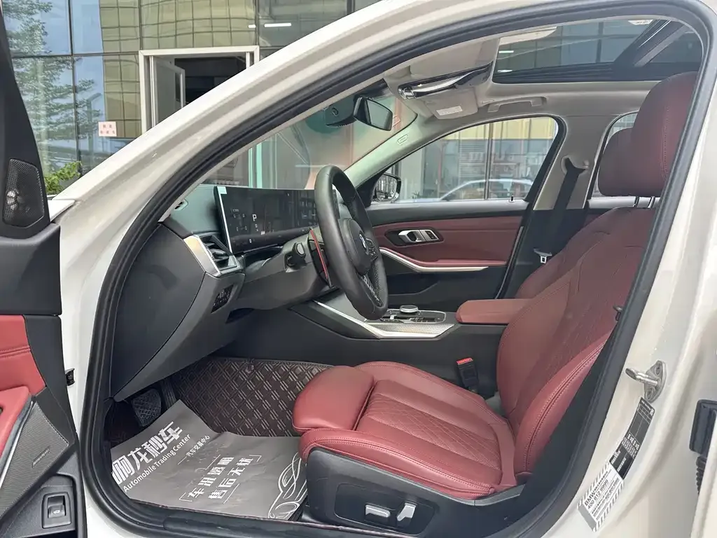 BMW 3 Series 2023 из CN, фото 7
