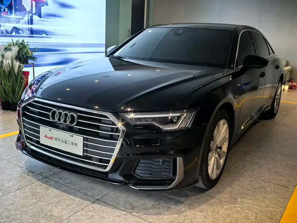 Audi A6L — фото 1