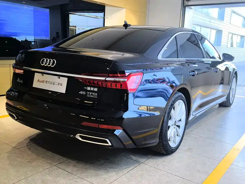 Audi A6L — фото 5