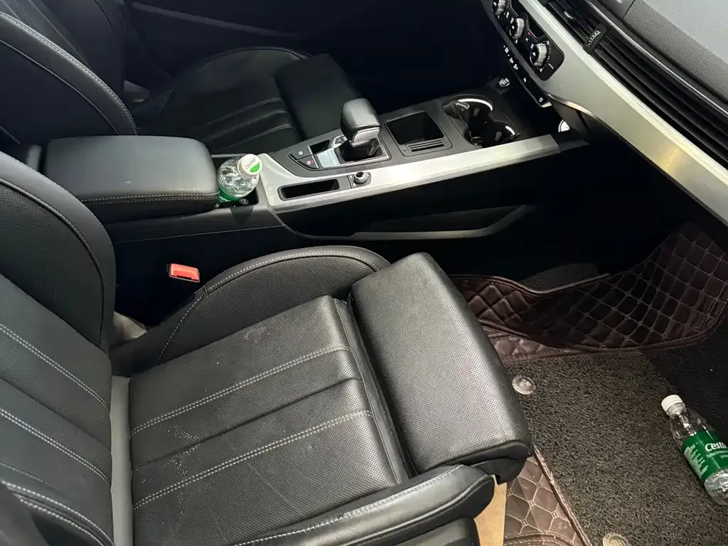 Audi A4L 2021 из CN, фото 5