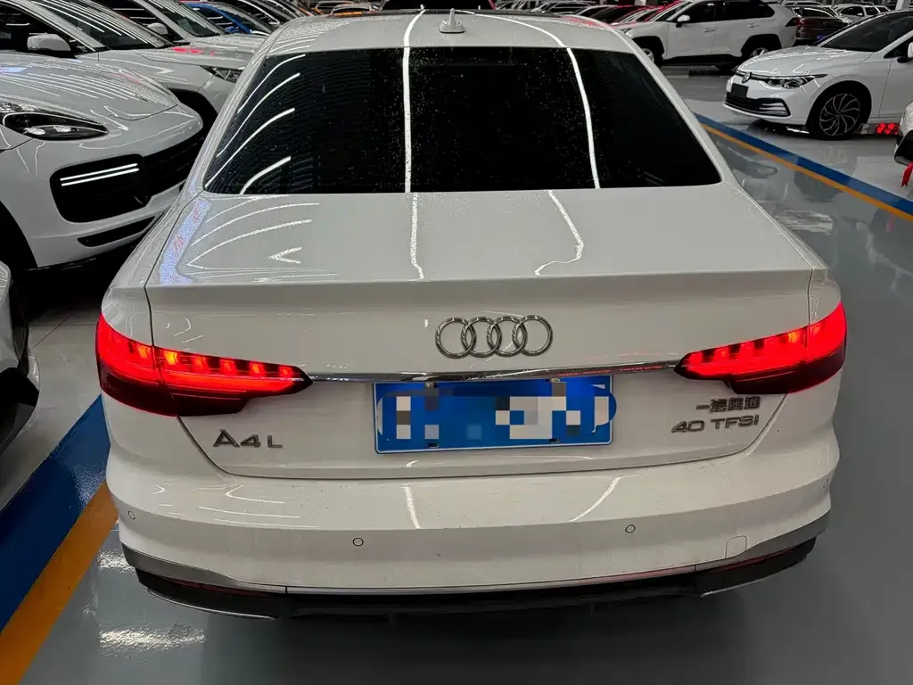 Audi A4L 2021 из CN, фото 9