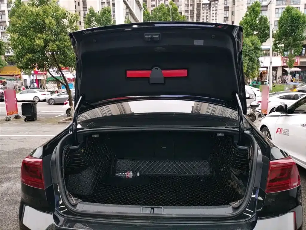 Volkswagen Magotan 2023 из CN, фото 2