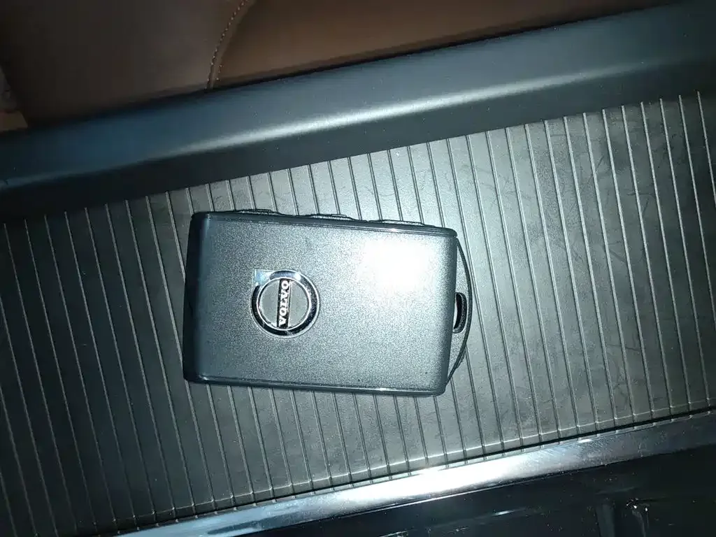 Volvo XC60 2024 из CN, фото 9
