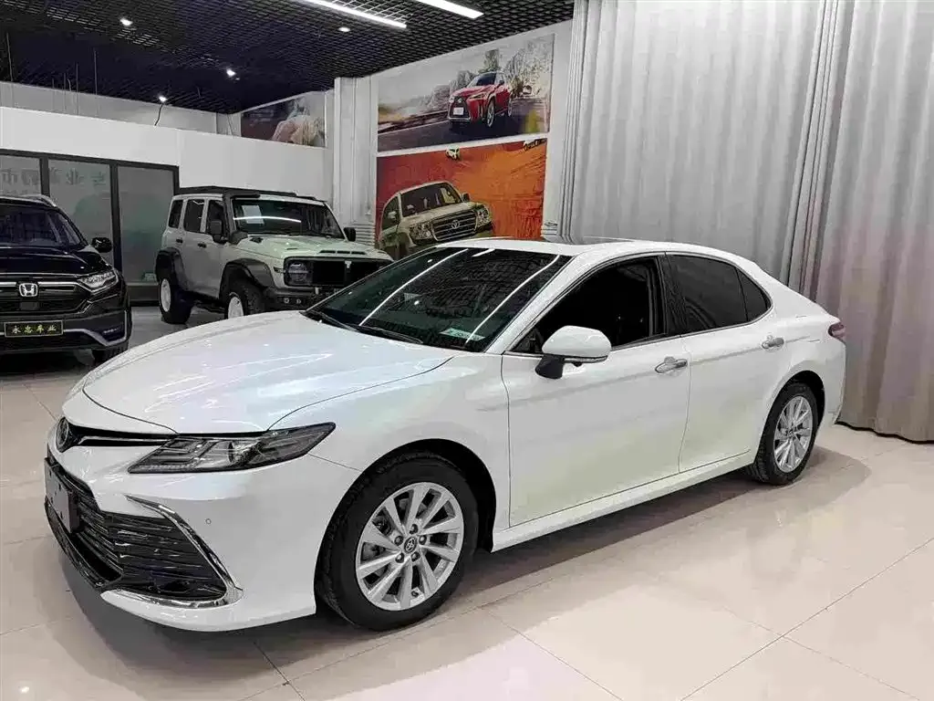 Toyota Camry 2023 из CN, фото 1