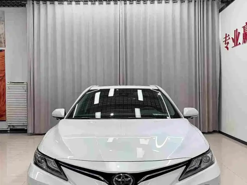 Toyota Camry 2023 из CN, фото 2