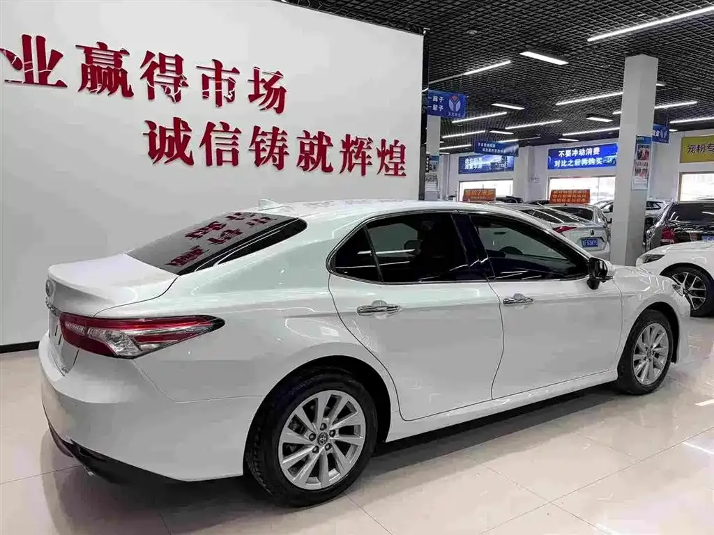 Toyota Camry 2023 из CN, фото 4