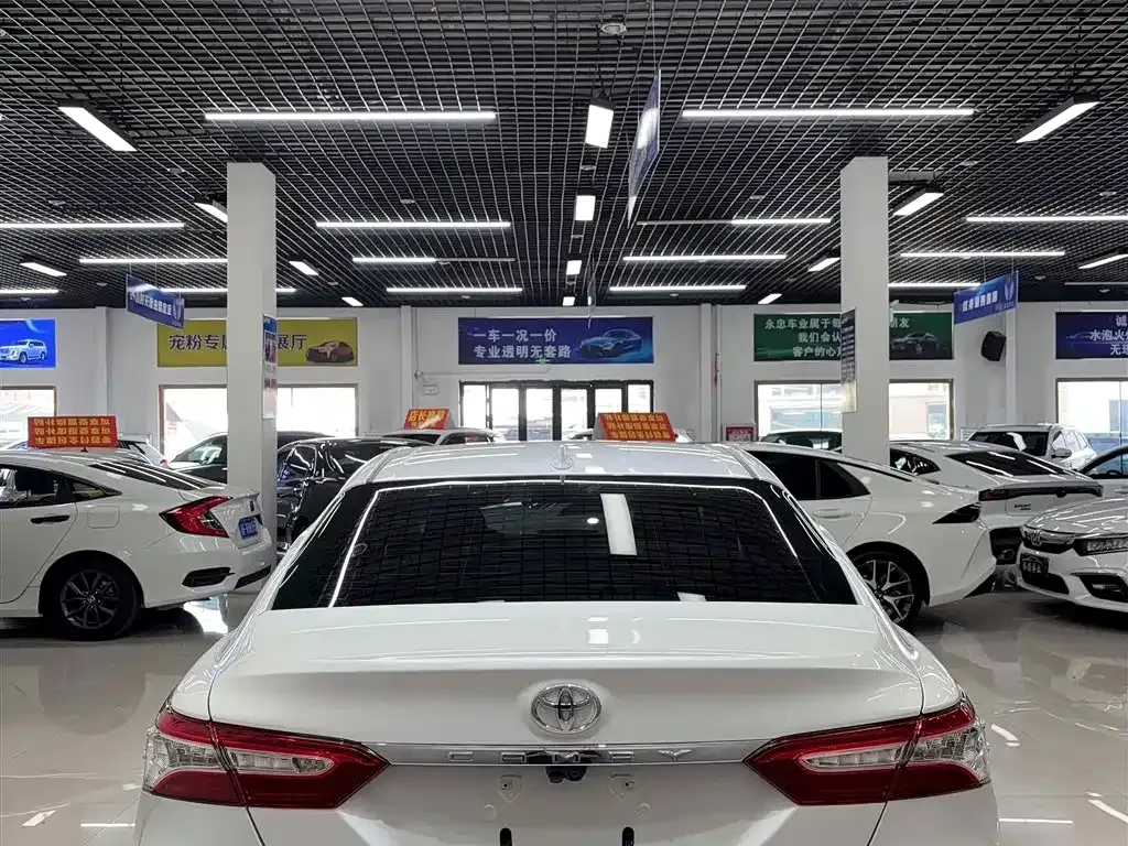 Toyota Camry 2023 из CN, фото 5