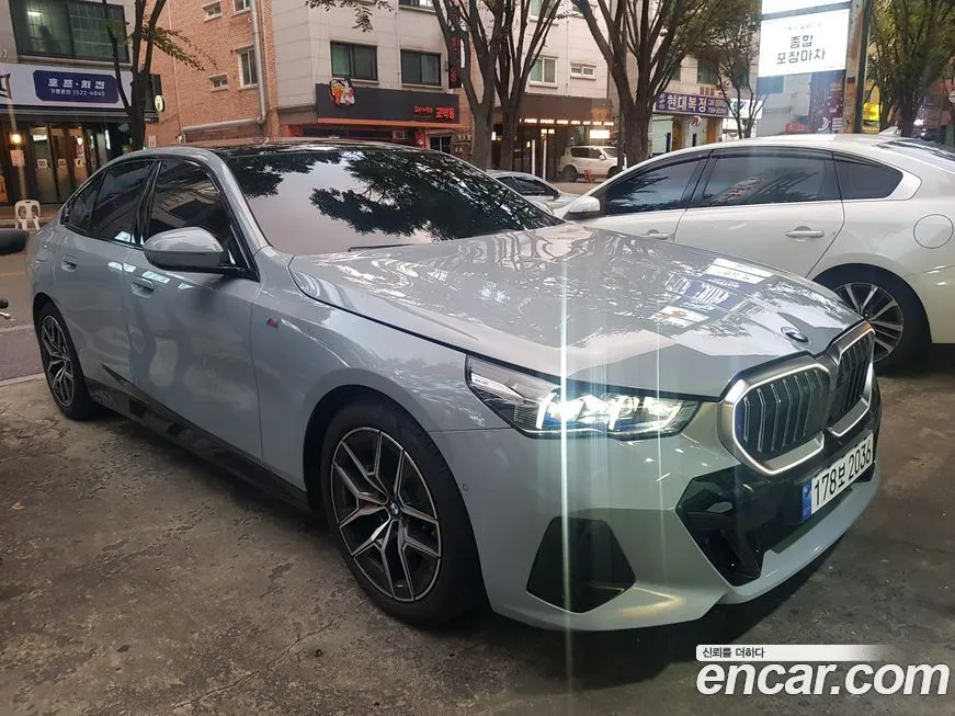 BMW 5-Series 2024 из KR, фото 2