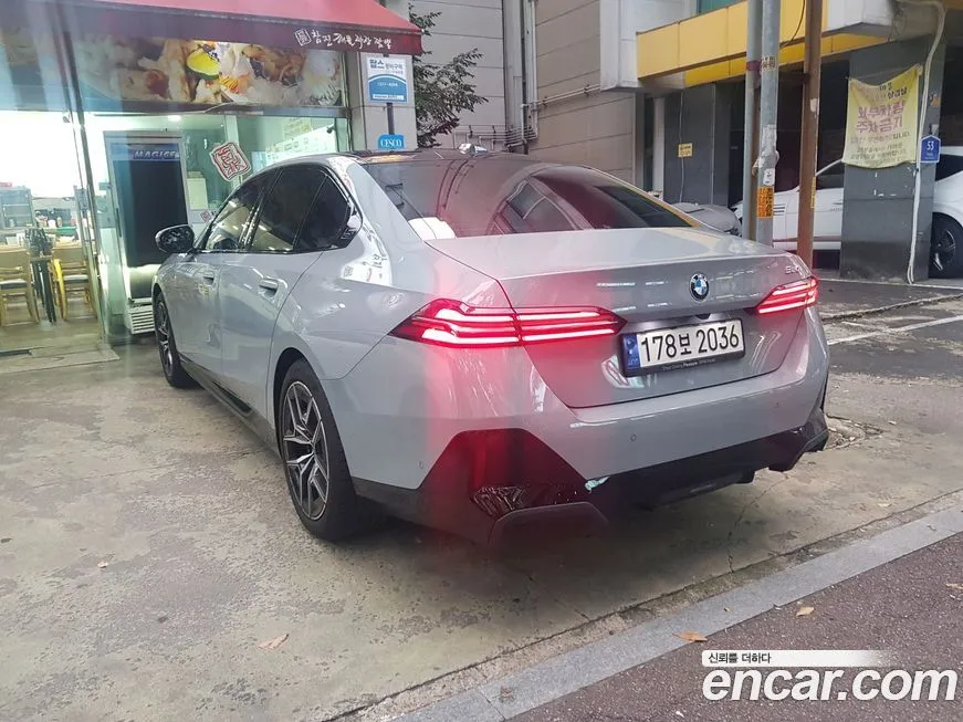 BMW 5-Series 2024 из KR, фото 4
