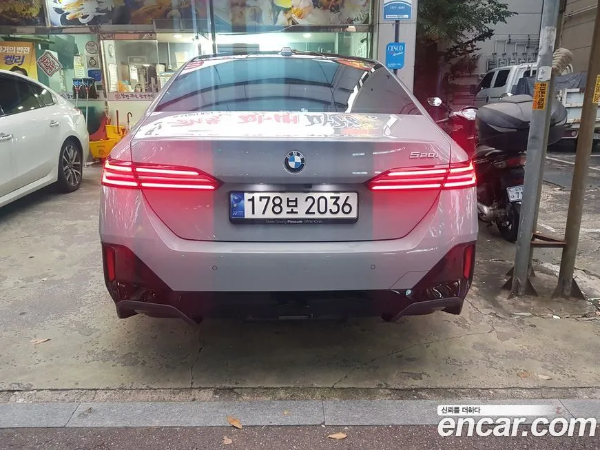 BMW 5-Series 2024 из KR, фото 5
