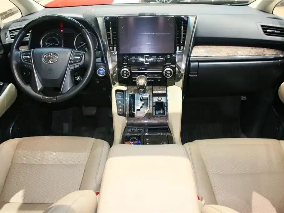 Toyota Alphard — фото 9