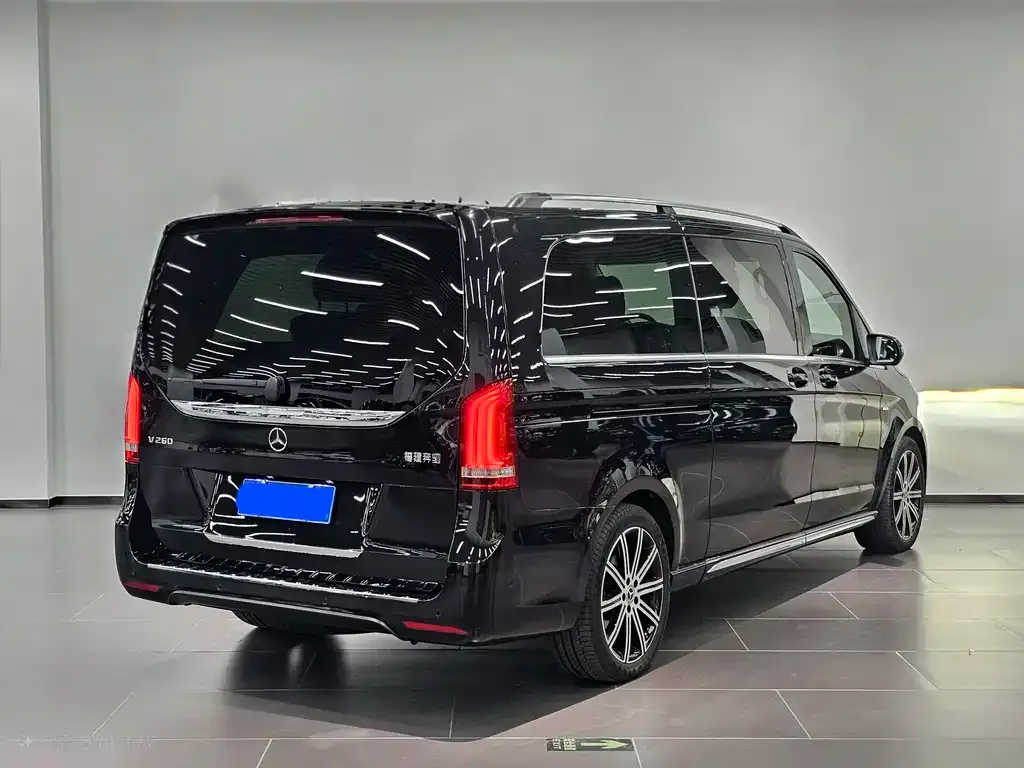 Mercedes-Benz V-Class 2024 из CN, фото 3