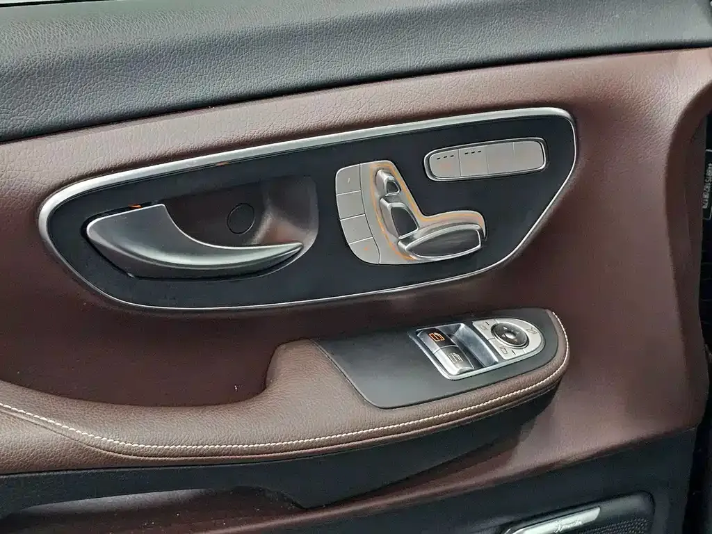 Mercedes-Benz V-Class 2024 из CN, фото 6