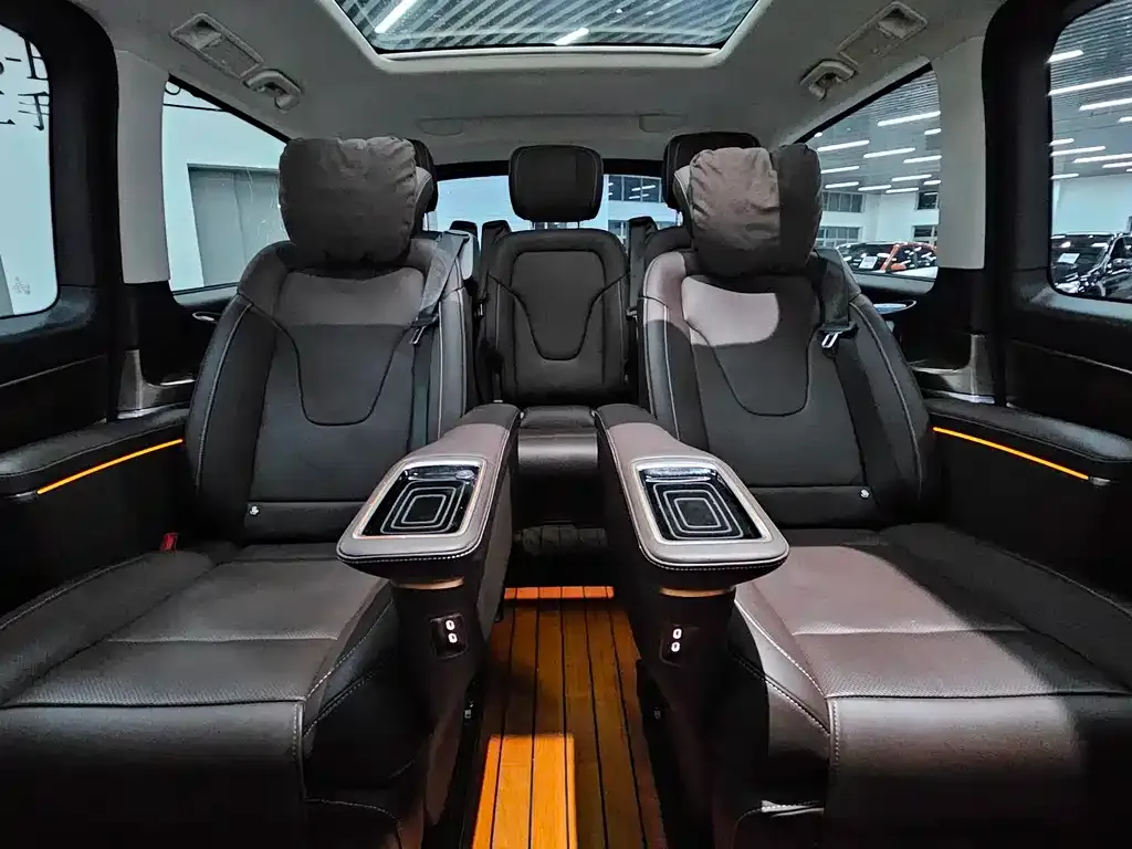 Mercedes-Benz V-Class 2024 из CN, фото 8