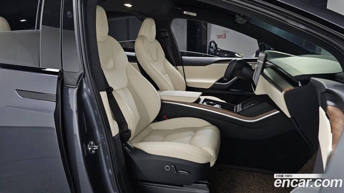 Tesla Model X 2023 из KR, фото 10